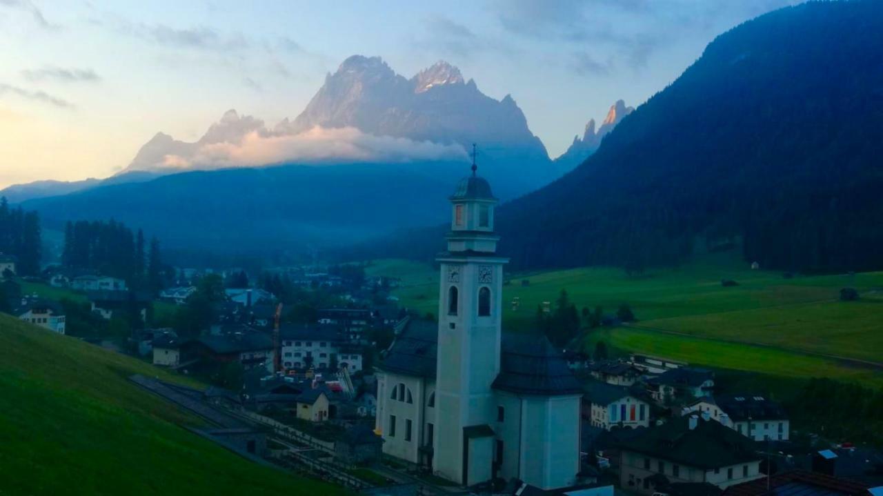 Hotel Holzer Sexten Buitenkant foto